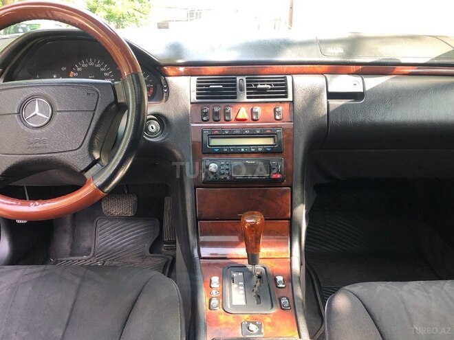 Mercedes E 200 1996, 45,000 km - 2.0 l - Mingəçevir