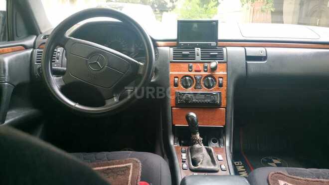 Mercedes E 200 1998, 423,674 km - 2.0 l - Bakı
