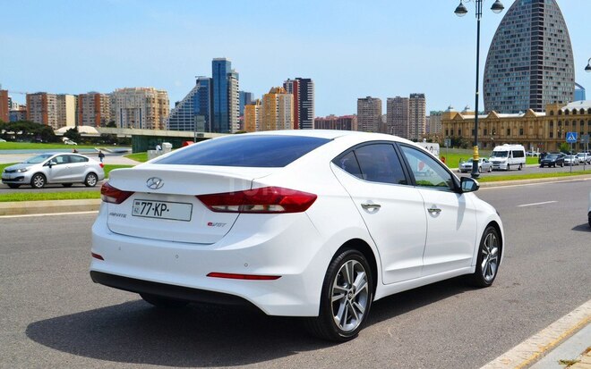Hyundai Elantra 2015, 194,000 km - 1.6 л - Bakı