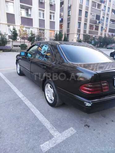 Mercedes E 240 1998, 250,000 km - 2.4 l - Bakı