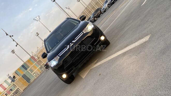 Mitsubishi Outlander 2013, 282,000 km - 2.4 l - Bakı