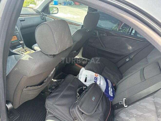 Mercedes E 220 2001, 291,232 km - 2.2 l - Qax