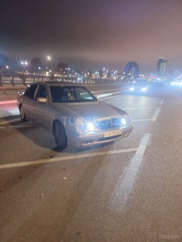 Mercedes E 270 2001, 395,000 km - 2.7 л - Bakı