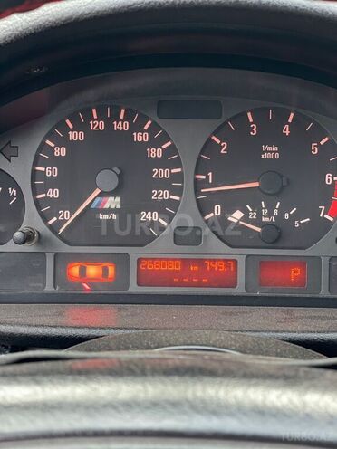 BMW 320 2001, 268,080 km - 2.2 l - Quba
