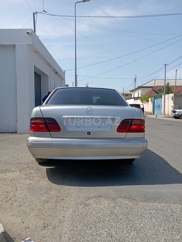 Mercedes E 220 2000, 438,350 km - 2.2 l - Xırdalan
