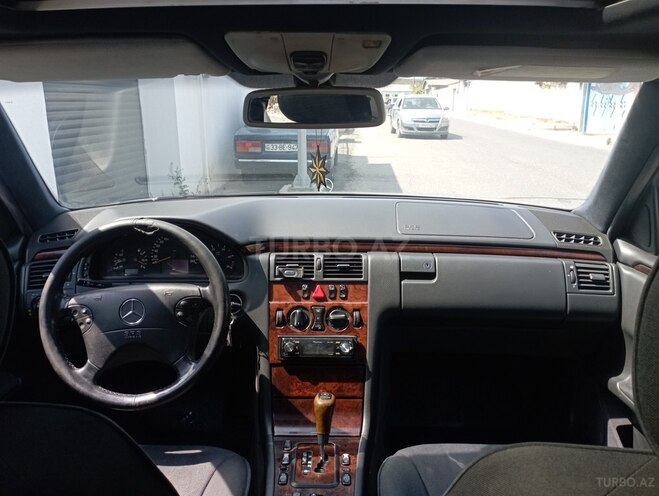 Mercedes E 220 2000, 438,350 km - 2.2 l - Xırdalan