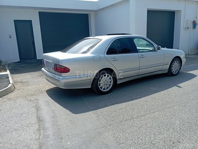 Mercedes E 220 2000, 438,350 km - 2.2 l - Xırdalan