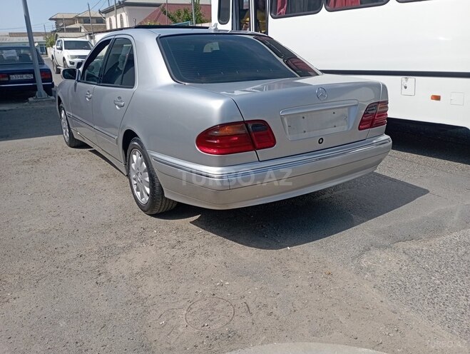 Mercedes E 220 2000, 438,350 km - 2.2 l - Xırdalan