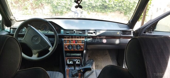 Mercedes E 220 1993, 999,999 km - 2.2 l - Bakı