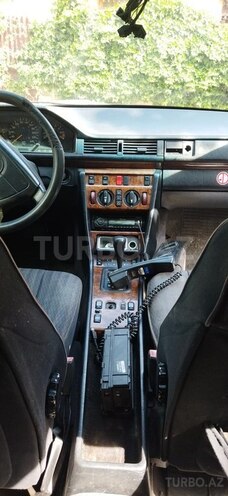 Mercedes E 220 1993, 999,999 km - 2.2 l - Bakı