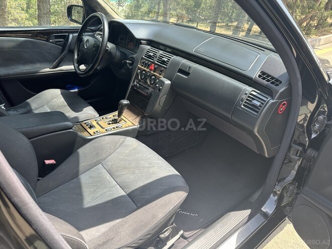 Mercedes E 240 2000, 335,000 km - 2.4 l - Bakı