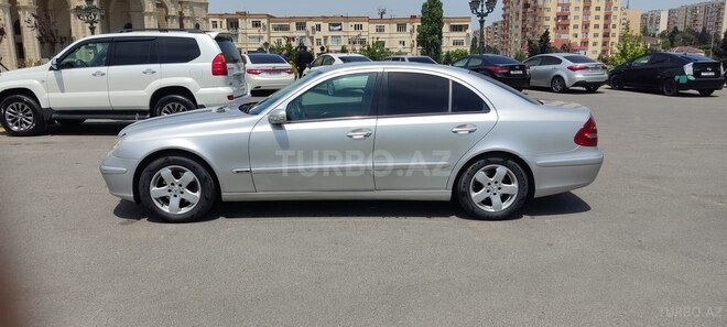 Mercedes E 220 2004, 297,000 km - 2.2 l - Bakı