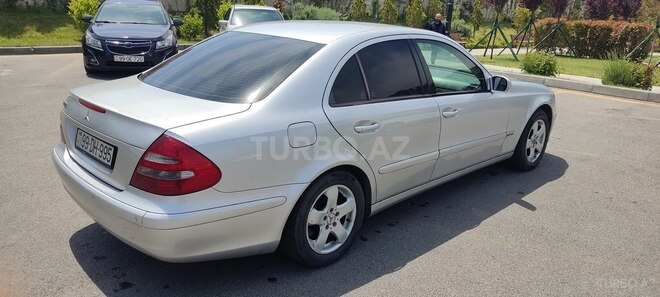 Mercedes E 220 2004, 297,000 km - 2.2 l - Bakı