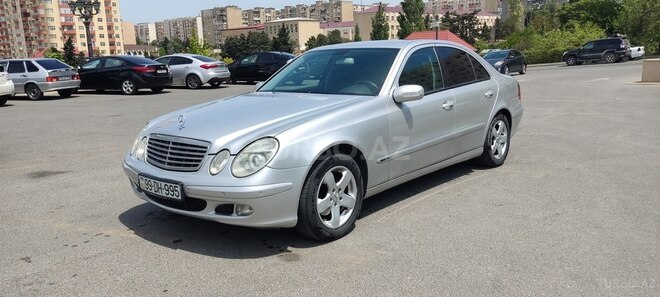 Mercedes E 220 2004, 297,000 km - 2.2 l - Bakı