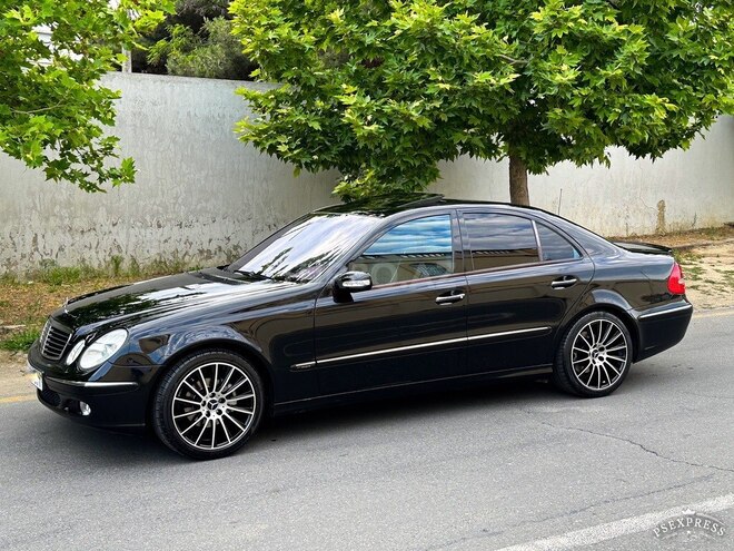 Mercedes E 240 2004, 251,000 km - 2.6 l - Bakı
