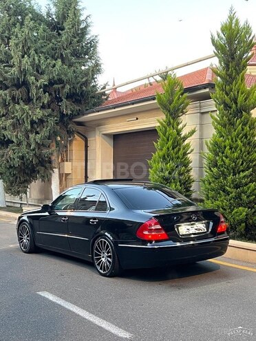 Mercedes E 240 2004, 251,000 km - 2.6 l - Bakı
