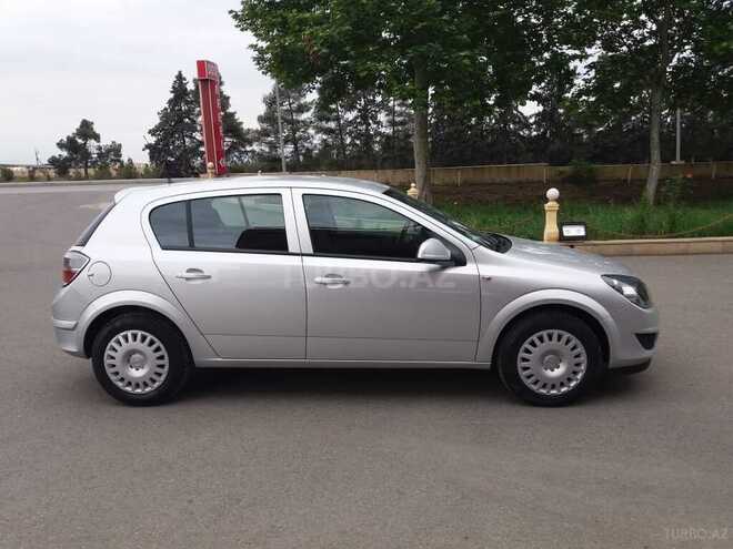 Opel Astra 2009, 214,000 km - 1.4 l - Gəncə