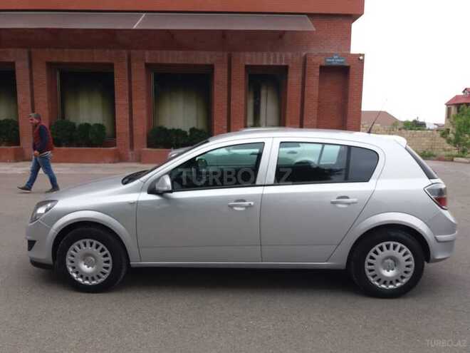 Opel Astra 2009, 214,000 km - 1.4 l - Gəncə