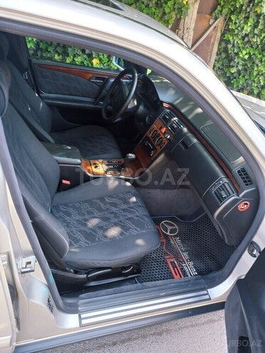 Mercedes E 240 1998, 395,000 km - 2.4 л - Sumqayıt