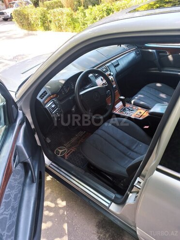 Mercedes E 240 1998, 395,000 km - 2.4 л - Sumqayıt