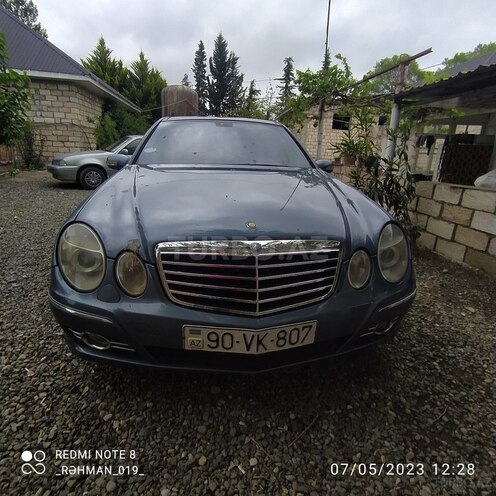 Mercedes E 240 2003, 279,000 km - 2.6 l - Füzuli