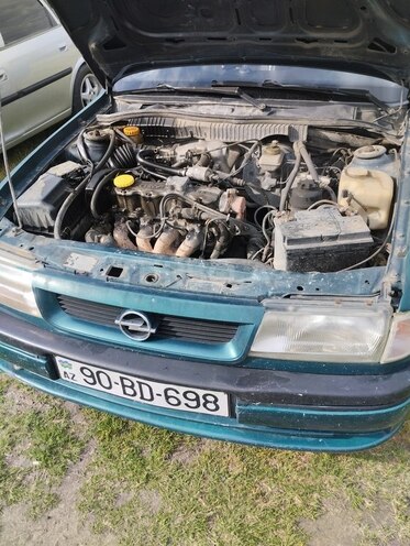 Opel Vectra 1994, 372,000 km - 2.0 л - Zaqatala