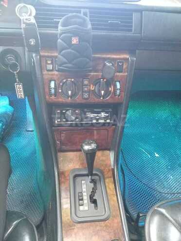 Mercedes E 220 1993, 388,888 km - 2.2 l - Yevlax