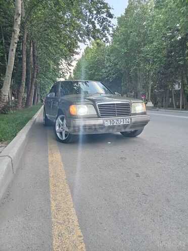 Mercedes E 220 1993, 388,888 km - 2.2 l - Yevlax