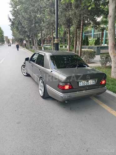 Mercedes E 220 1993, 388,888 km - 2.2 l - Yevlax