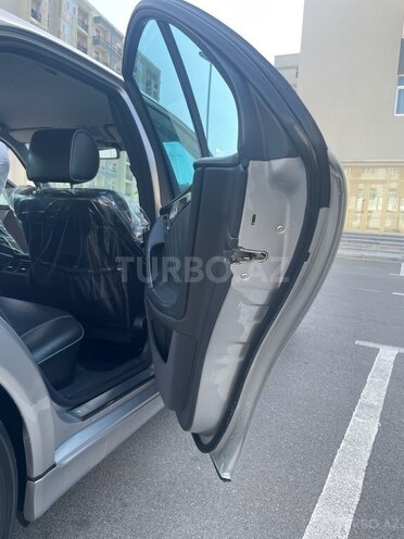 Mercedes E 240 2001, 235,000 km - 2.4 l - Bakı