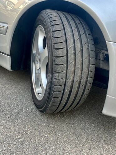 Mercedes E 240 2001, 235,000 km - 2.4 l - Bakı