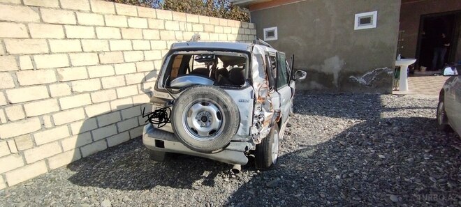 Mitsubishi Pajero io 2000, 255,000 km - 2.0 l - Qəbələ