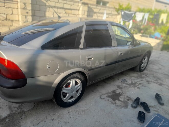 Opel Vectra 1997, 250,000 km - 2.0 l - Bakı