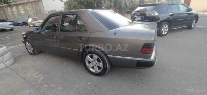 Mercedes E 200 1989, 382,000 km - 2.0 l - Bakı