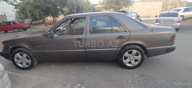 Mercedes E 200 1989, 382,000 km - 2.0 l - Bakı