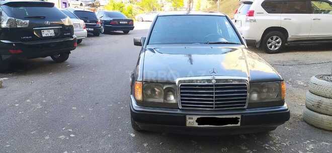 Mercedes E 200 1989, 382,000 km - 2.0 l - Bakı