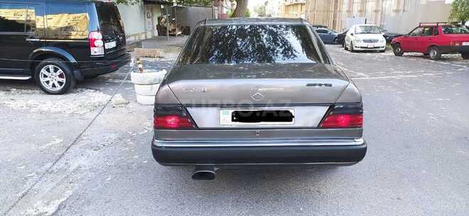 Mercedes E 200 1989, 382,000 km - 2.0 l - Bakı