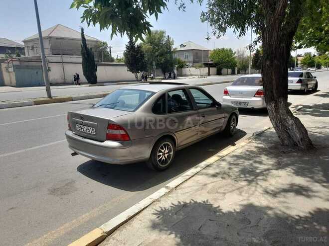 Opel Vectra 1999, 243,494 km - 1.8 l - Sumqayıt