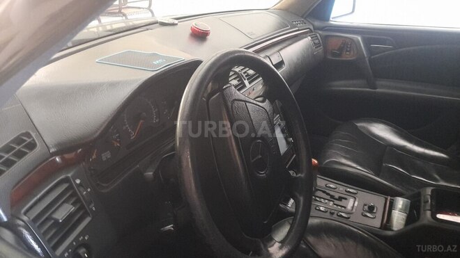 Mercedes E 320 1998, 219,454 km - 3.2 л - Zaqatala