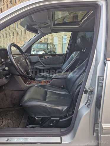 Mercedes E 240 2000, 35,900 km - 2.4 л - Bakı