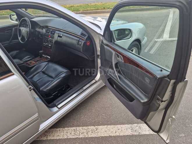 Mercedes E 240 2000, 35,900 km - 2.4 л - Bakı