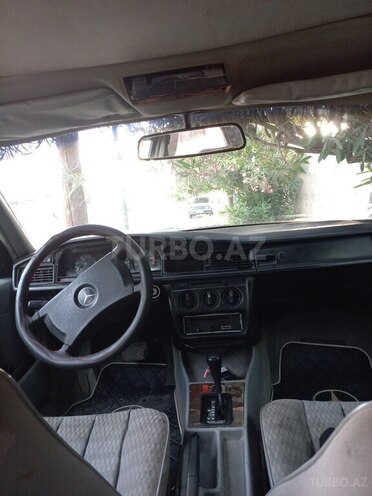 Mercedes 190 1990, 398,785 km - 2.0 l - Yevlax