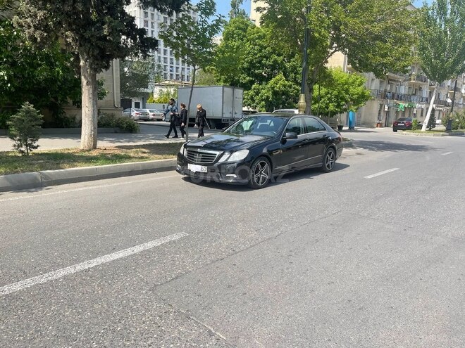 Mercedes E 350 2009, 210,000 km - 3.5 l - Bakı