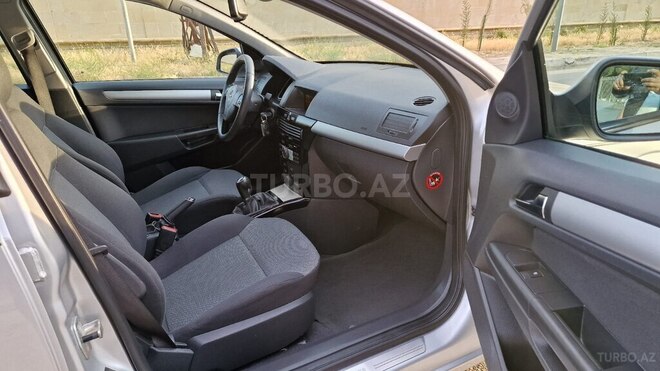 Opel Astra 2010, 200,000 km - 1.3 l - Bakı