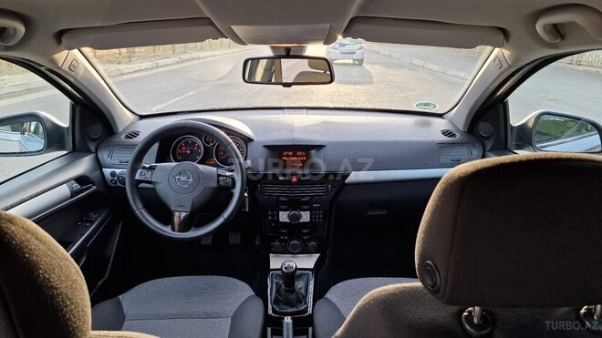 Opel Astra 2010, 200,000 km - 1.3 l - Bakı