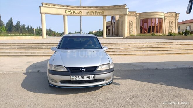 Opel Vectra 1995, 350,000 km - 2.0 l - Salyan