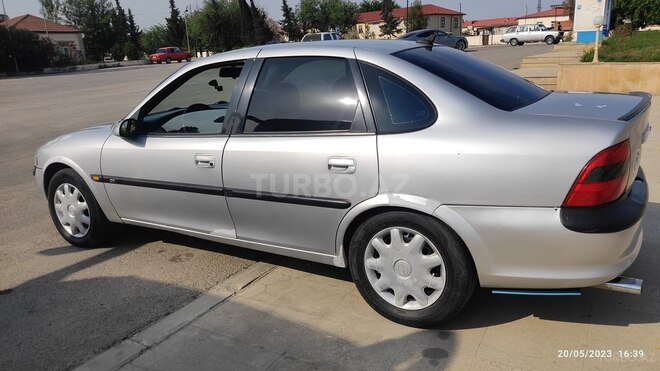 Opel Vectra 1995, 350,000 km - 2.0 l - Salyan
