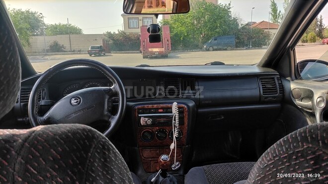 Opel Vectra 1995, 350,000 km - 2.0 l - Salyan