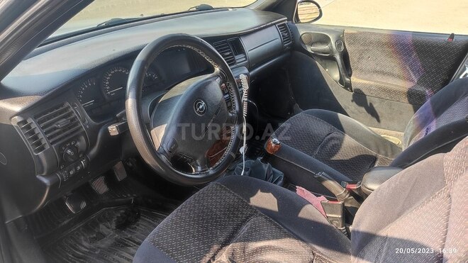 Opel Vectra 1995, 350,000 km - 2.0 l - Salyan