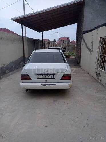 Mercedes E 230 1990, 290,000 km - 2.3 л - Bakı